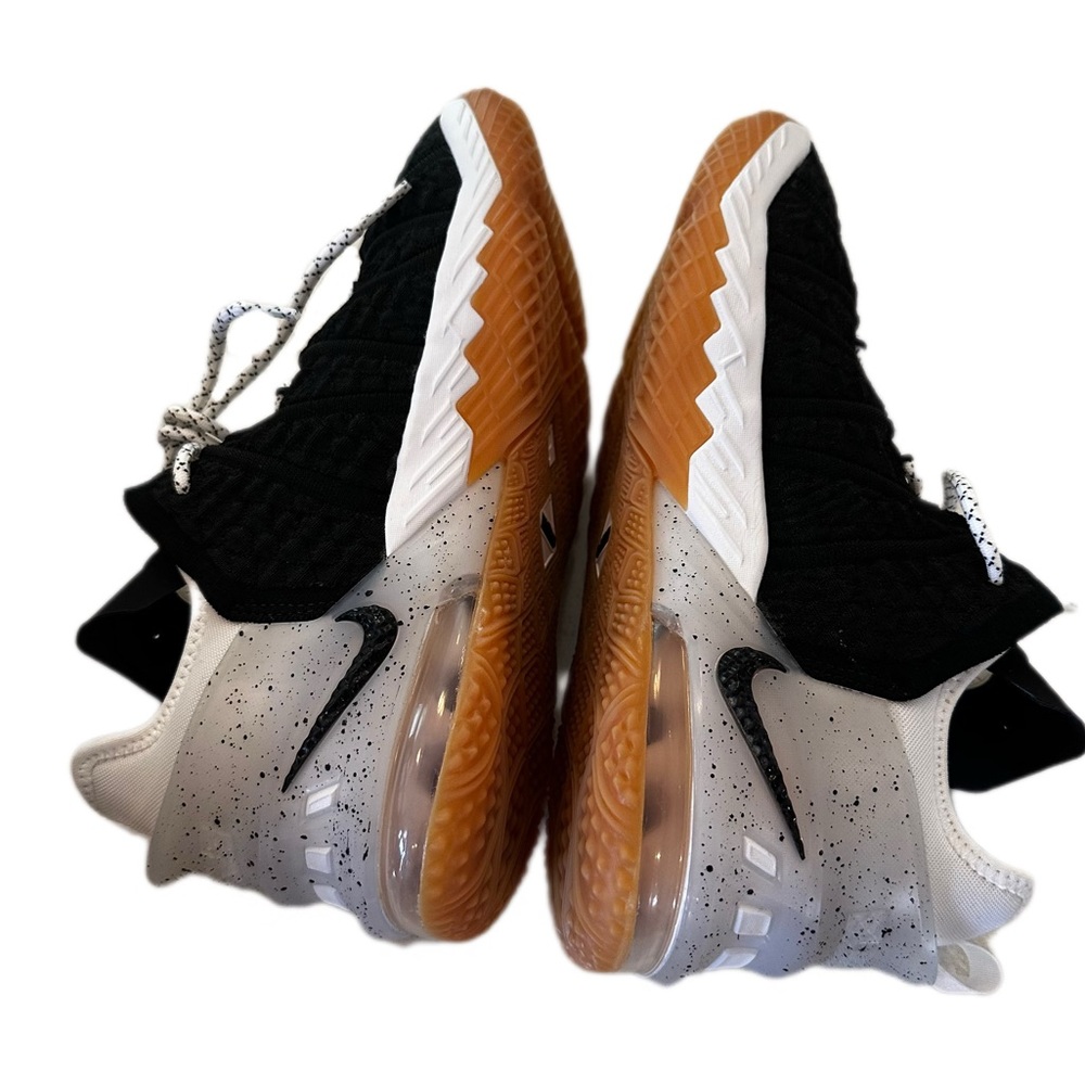LEBRON XVIII (GS) sneakers NWB - Picture 3 of 10